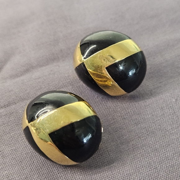 Gorgeous CINER Vintage Black and Gold Clip EARRINGS - Picture 4 of 7